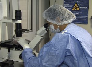 saiba-como-cientistas-“curaram”-pacientes-infectados-com-hiv